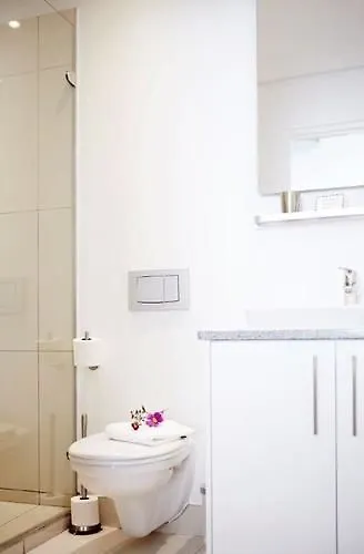 Antrim Luxury Apartment 404
