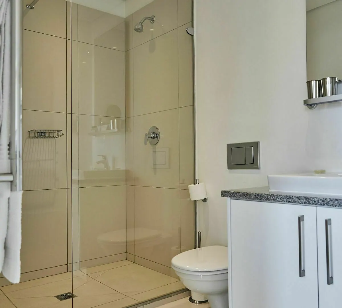 Antrim Luxury Apartment 404